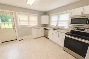 170 Carol Dr, Spartanburg, SC 29307 - Photo 2