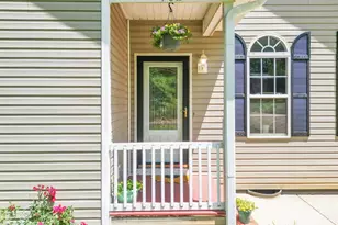 402 Hamilton Forest Dr, Easley, SC 29640 - Photo 2