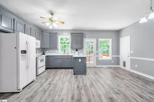402 Hamilton Forest Dr, Easley, SC 29640 - Photo 6
