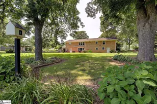 202 Ridgecrest Ct, Simpsonville, SC 29680 - Photo 2