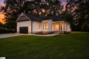 206 Hamilton St, Williamston, SC 29697 - Photo 2