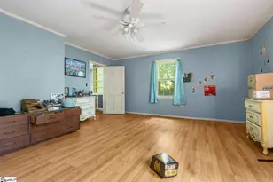 204 W Farley Ave, Laurens, SC 29360 - Photo 18