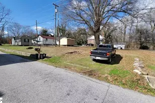 325 Stone St, Pacolet, SC 29372 - Photo 4