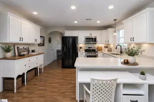315 Barnhill Ct, Greenville, SC 29617 - Photo 8