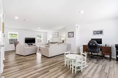 241 Burr Oak Lane, Piedmont, SC 29673 - Photo 2