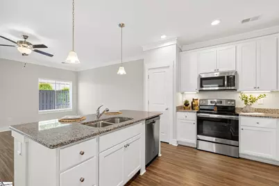 210 Button Willow Street, Taylors, SC 29687 - Photo 10