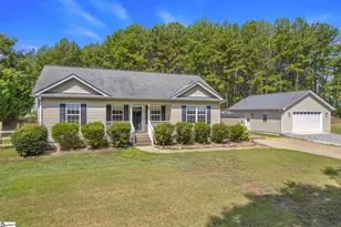 124 E King Rd, Greer, SC 29651 - Photo 1