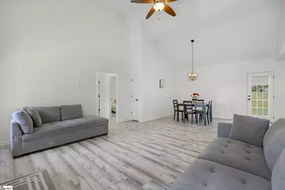 124 E King Road, Greer, SC 29651 - Photo 16