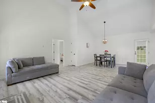 124 E King Rd, Greer, SC 29651 - Photo 16