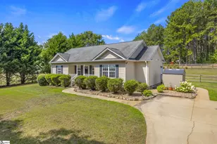 124 E King Rd, Greer, SC 29651 - Photo 4