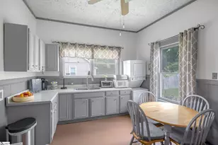 38 S 6th St, Greenville, SC 29611 - Photo 12
