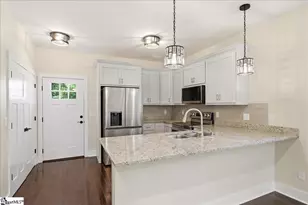 915 Dunbar St, Greenville, SC 29601 - Photo 12