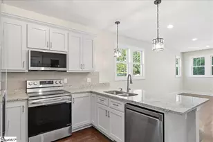 915 Dunbar St, Greenville, SC 29601 - Photo 14