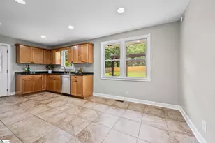 219 Barry Dr, Greer, SC 29650 - Photo 4