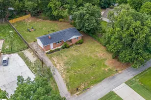 219 Barry Dr, Greer, SC 29650 - Photo 36
