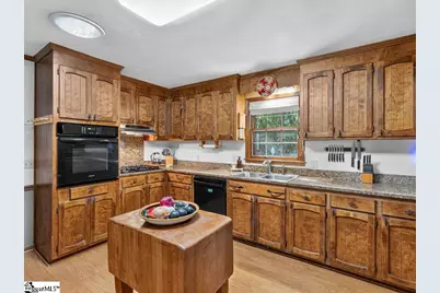 219 Oakwood Court, Greenville, SC 29607 - Photo 6