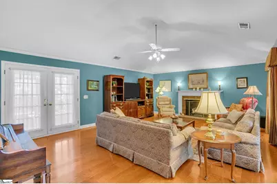 205 Harrogate Court, Simpsonville, SC 29681 - Photo 4