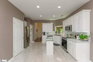 131 Lauren Wood Cir, Taylors, SC 29687 - Photo 4