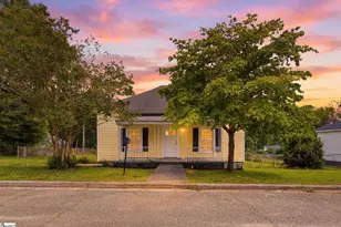 2 Wallace St, Laurens, SC 29360 - Photo 2