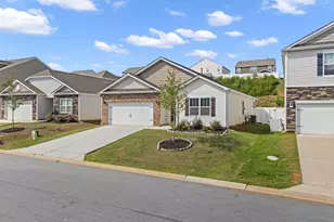 63 Oak Edge Ln, Greer, SC 29651 - Photo 2