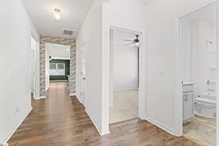 63 Oak Edge Ln, Greer, SC 29651 - Photo 6