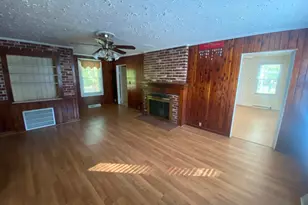 111 Maplebrook St, Laurens, SC 29360 - Photo 6