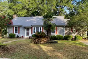 111 Maplebrook St, Laurens, SC 29360 - Photo 1