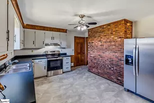 1326 Mount Zion Rd, Spartanburg, SC 29303 - Photo 12
