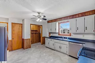1326 Mount Zion Rd, Spartanburg, SC 29303 - Photo 10