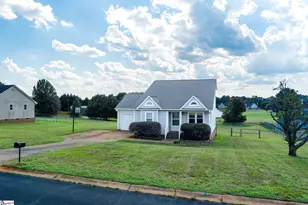 215 Upland View Dr, Boiling Springs, SC 29316 - Photo 2