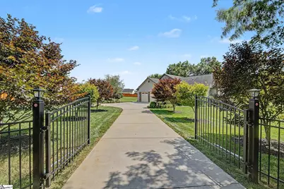 102 Gresham Road, Simpsonville, SC 29681 - Photo 2