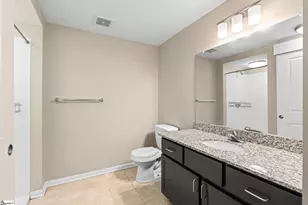 100 E Washington St, Greenville, SC 29601 - Photo 20