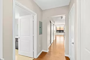 100 E Washington St, Greenville, SC 29601 - Photo 6