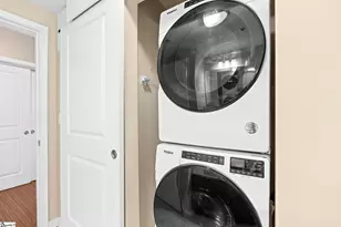 100 E Washington St, Greenville, SC 29601 - Photo 22