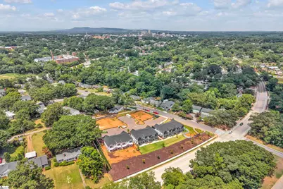 9 Hawthorne Lane #Unit 102, Greenville, SC 29605 - Photo 4