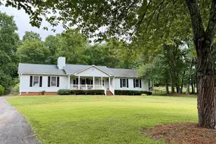 213 Pine Meadow Dr, Travelers Rest, SC 29690 - Photo 2