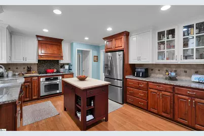 210 Heathwood Drive, Spartanburg, SC 29307 - Photo 8