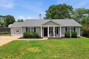 305 Golden Leaf Ln, Simpsonville, SC 29681 - Photo 1