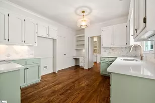 302 Greenview Cir, Greenville, SC 29609 - Photo 8