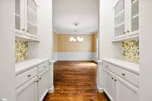 302 Greenview Cir, Greenville, SC 29609 - Photo 12