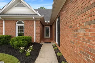 302 Greenview Cir, Greenville, SC 29609 - Photo 4