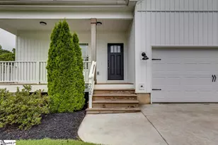 202 Meadow Ln, Easley, SC 29642 - Photo 4