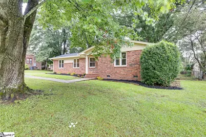 106 Roebuck Drive, Simpsonville, SC 29681 - Photo 4