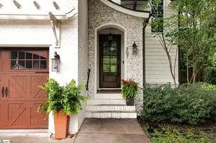 207 E Faris Rd, Greenville, SC 29605 - Photo 2