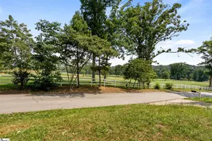 220 Riverside Dr, Greenville, SC 29605 - Photo 10