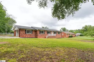 222 Northgate Cir, Boiling Springs, SC 29316 - Photo 2