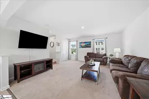 302 Parkridge Wy, Simpsonville, SC 29680 - Photo 2