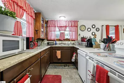 303 Poplar Street, Gaffney, SC 29341 - Photo 12