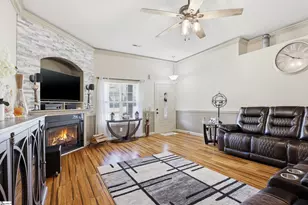 870 Vandenburg Dr, Boiling Springs, SC 29316 - Photo 6