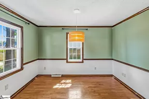 7 Ashley Ln, Taylors, SC 29687 - Photo 8